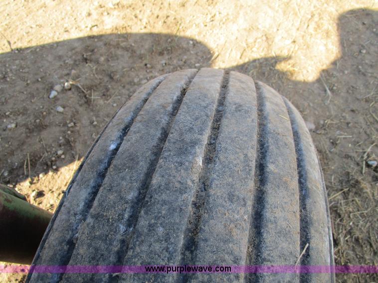 image for item D2255 John Deere 2510 tractor