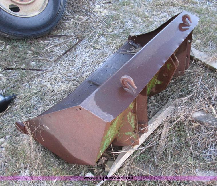 image for item D2255 John Deere 2510 tractor