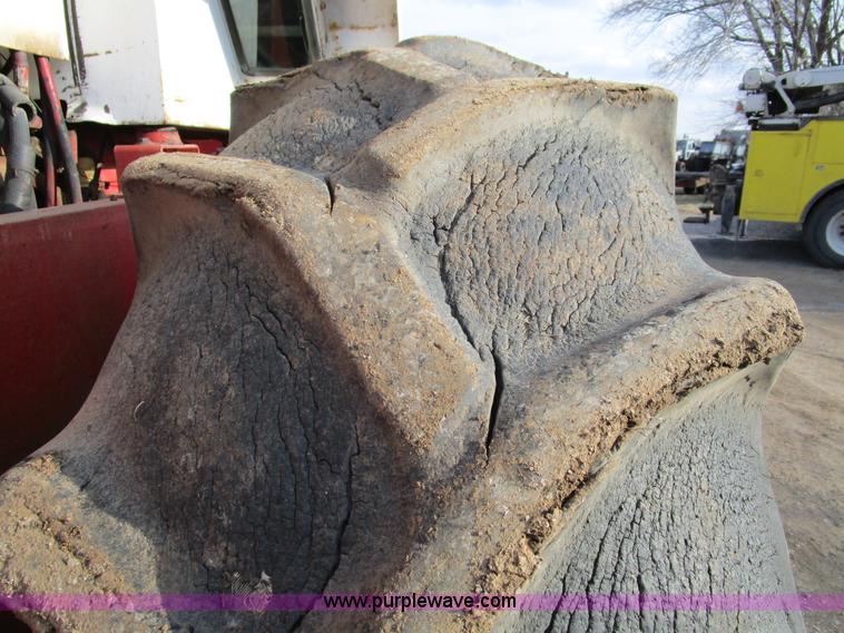 image for item D2257 1971 Minneapolis Moline A4T-1600 4WD tractor