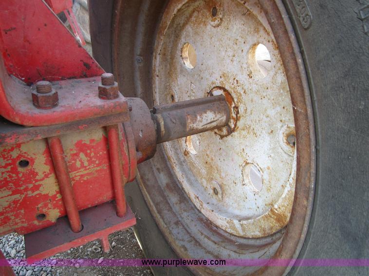image for item D2257 1971 Minneapolis Moline A4T-1600 4WD tractor