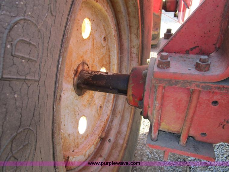 image for item D2257 1971 Minneapolis Moline A4T-1600 4WD tractor