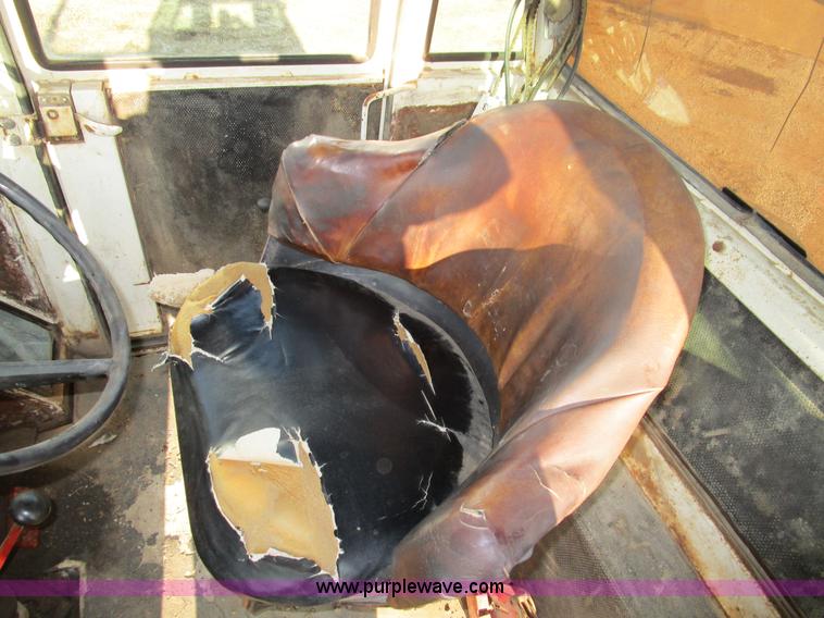 image for item D2257 1971 Minneapolis Moline A4T-1600 4WD tractor