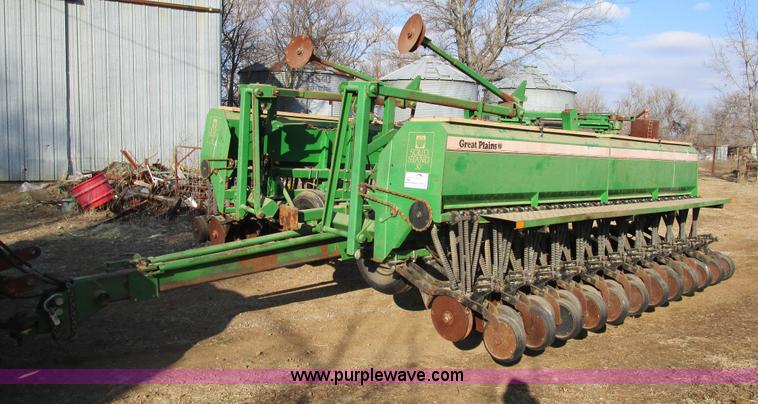 image for item D2258 1990 Great Plains Solid Stand 30 planter