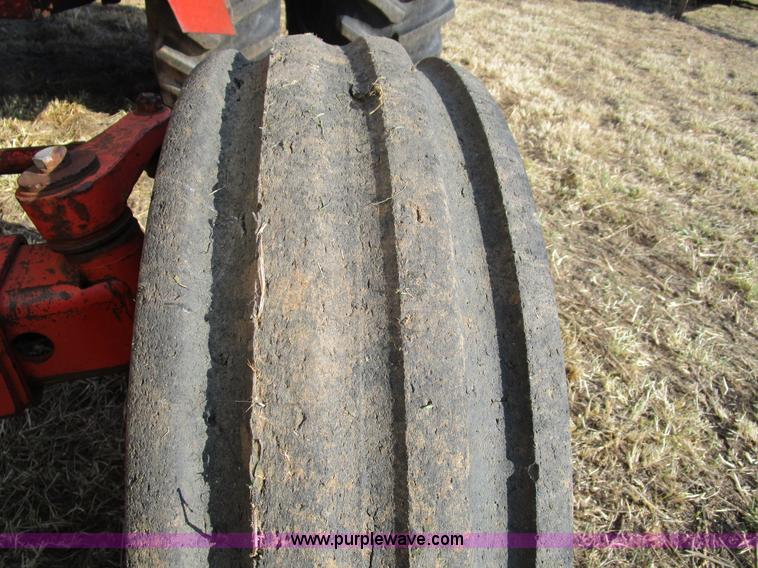 image for item D2259 1977 Case 1570 tractor