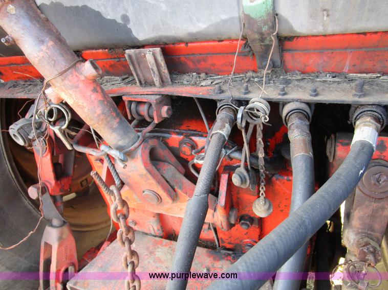 image for item D2259 1977 Case 1570 tractor