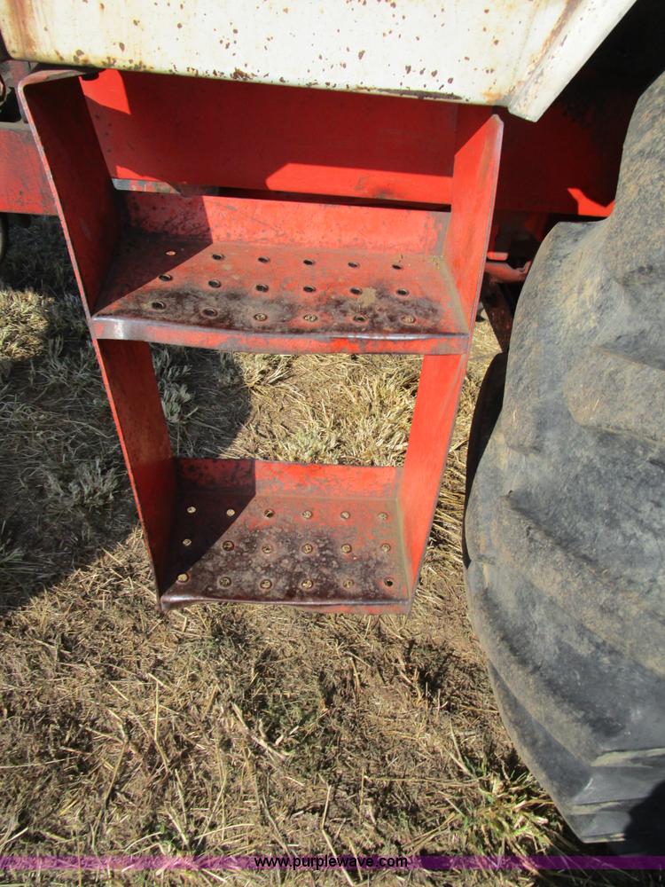 image for item D2259 1977 Case 1570 tractor