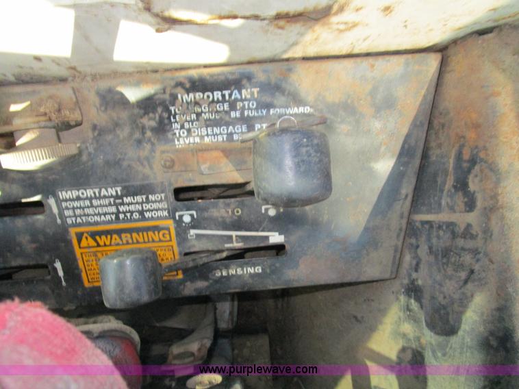 image for item D2259 1977 Case 1570 tractor