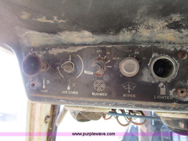 image for item D2259 1977 Case 1570 tractor