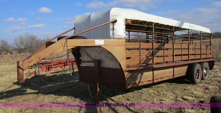 image for item D2260 1980 Hanover livestock trailer