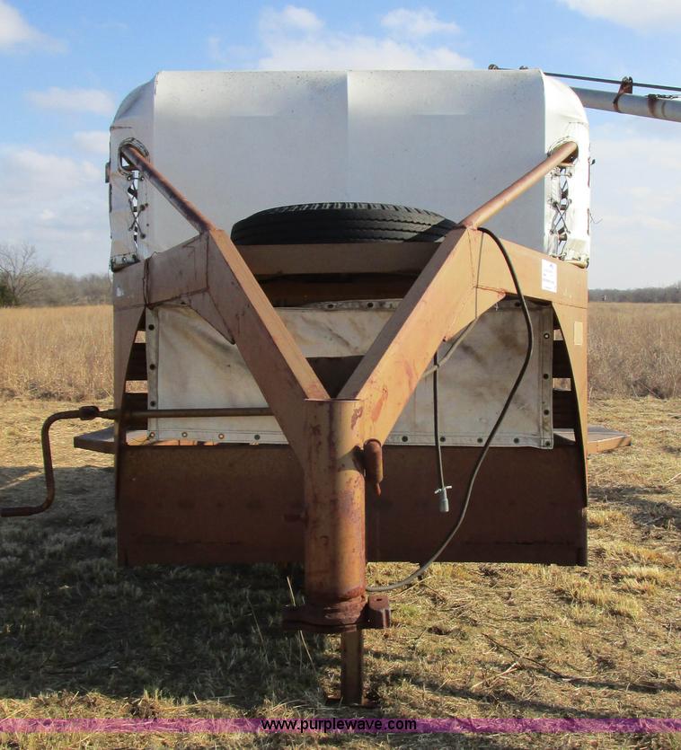 image for item D2260 1980 Hanover livestock trailer