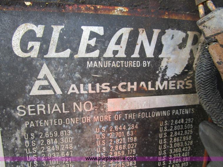 image for item D2261 1977 Gleaner M2 RWA Corn-Soybean Special combine