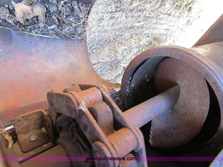 image for item D2261 1977 Gleaner M2 RWA Corn-Soybean Special combine