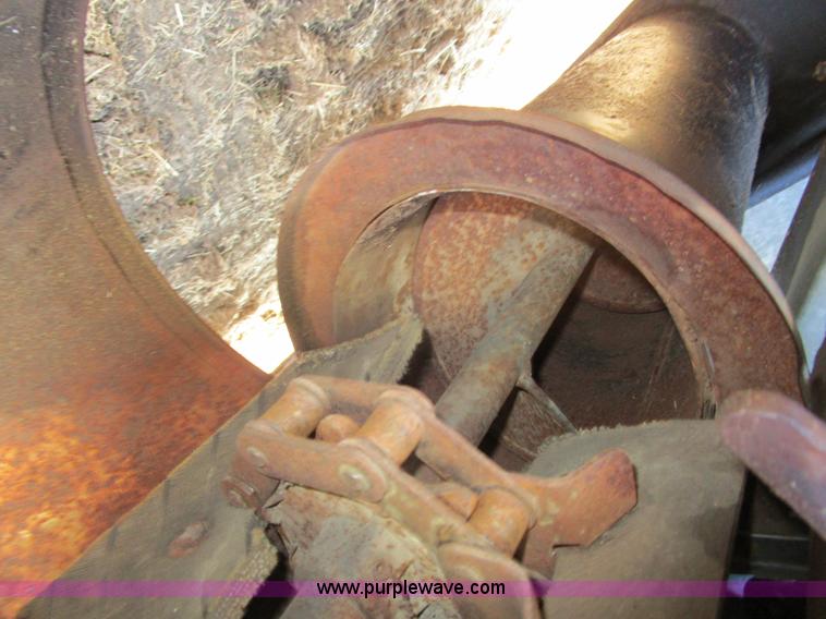 image for item D2261 1977 Gleaner M2 RWA Corn-Soybean Special combine