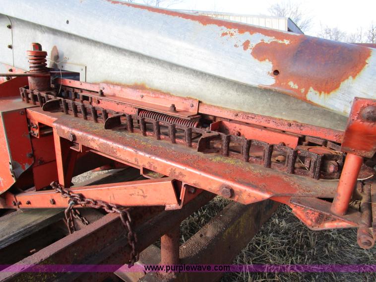 image for item D2261 1977 Gleaner M2 RWA Corn-Soybean Special combine