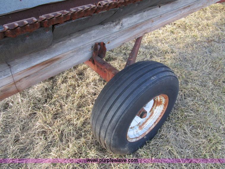 image for item D2261 1977 Gleaner M2 RWA Corn-Soybean Special combine