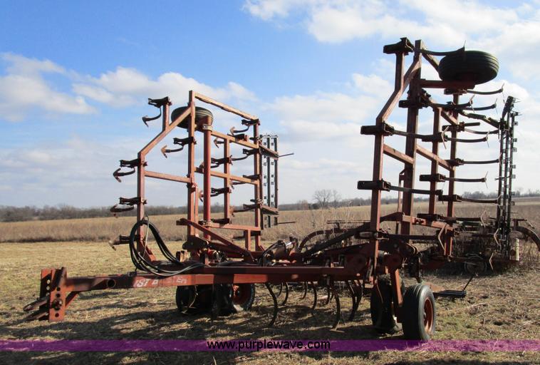 image for item D2262 CrustBuster 30' field cultivator