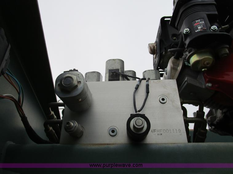 image for item D2286 2012 Hay Hauler gooseneck hay trailer