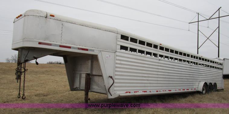 image for item D2287 2000 Bloomer livestock trailer