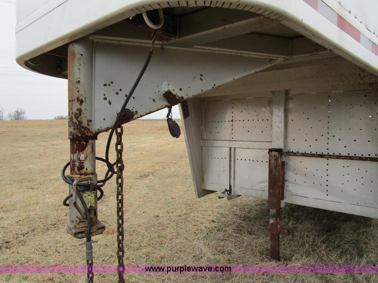 image for item D2287 2000 Bloomer livestock trailer