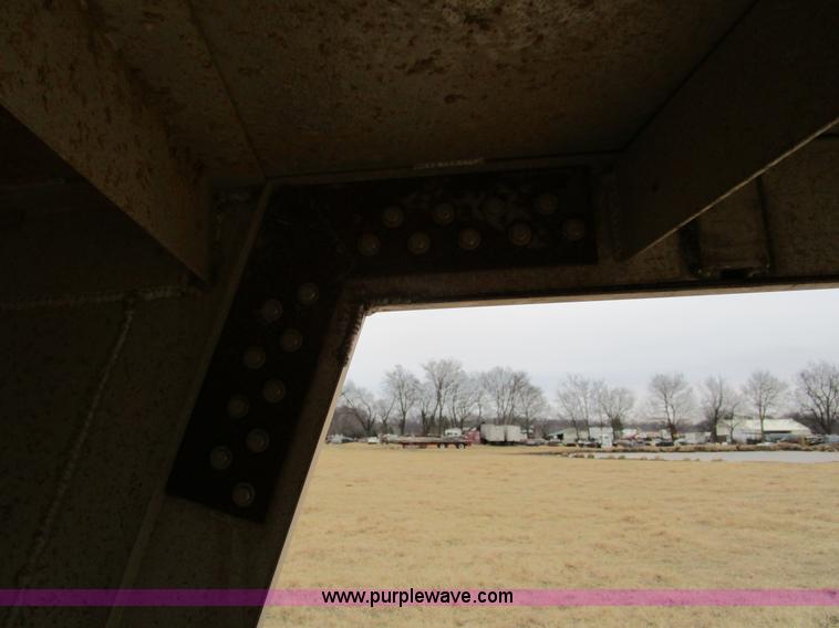 image for item D2287 2000 Bloomer livestock trailer