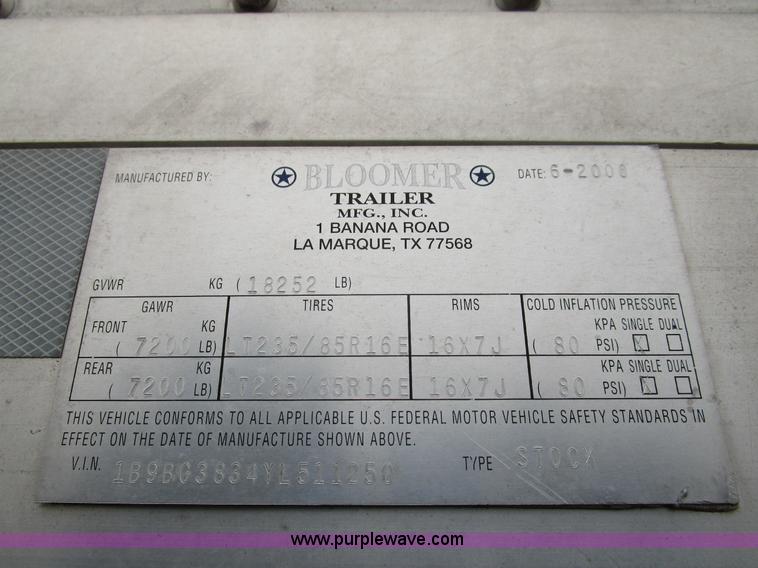 image for item D2287 2000 Bloomer livestock trailer