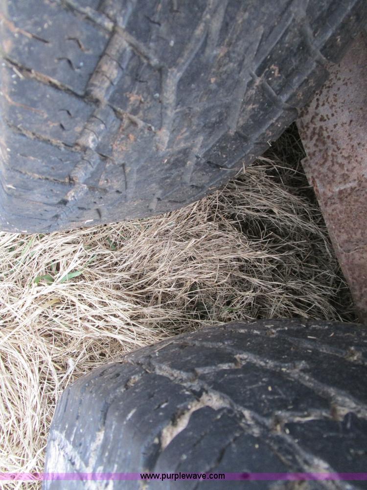 image for item D2287 2000 Bloomer livestock trailer