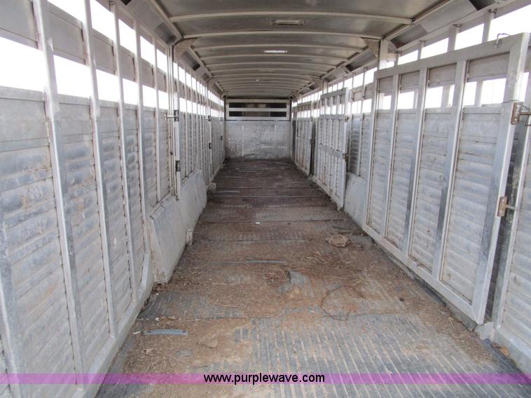 image for item D2287 2000 Bloomer livestock trailer