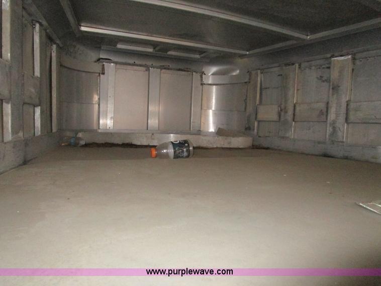 image for item D2287 2000 Bloomer livestock trailer