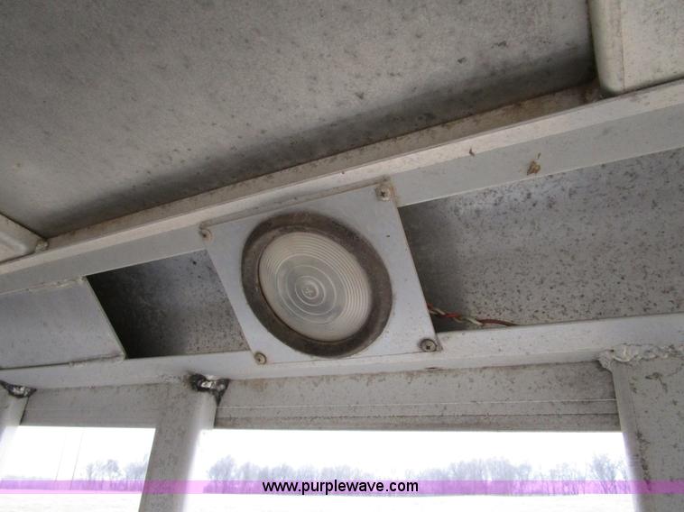 image for item D2287 2000 Bloomer livestock trailer