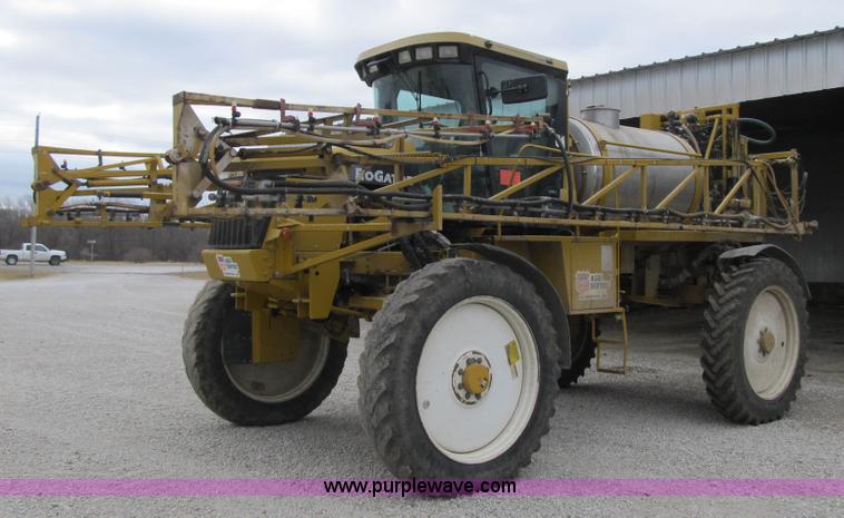 image for item F8900 2002 Ag-Chem RoGator 854 self-propelled sprayer