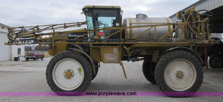 image for item F8900 2002 Ag-Chem RoGator 854 self-propelled sprayer