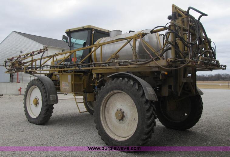 image for item F8900 2002 Ag-Chem RoGator 854 self-propelled sprayer
