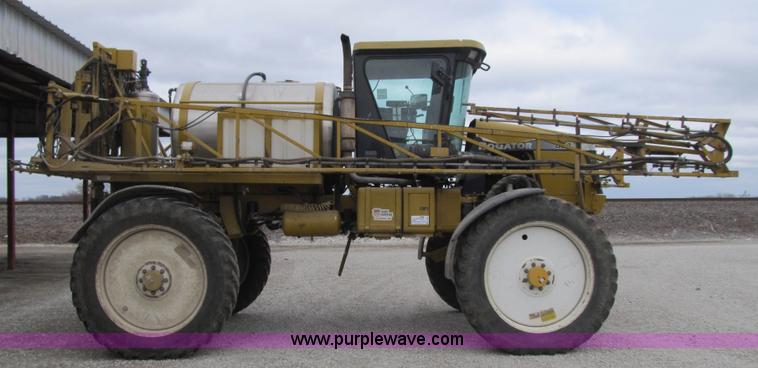 image for item F8900 2002 Ag-Chem RoGator 854 self-propelled sprayer