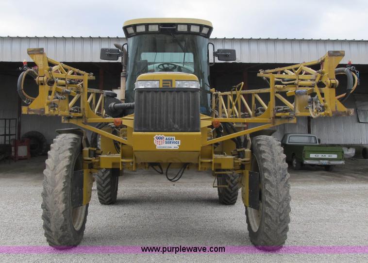 image for item F8900 2002 Ag-Chem RoGator 854 self-propelled sprayer