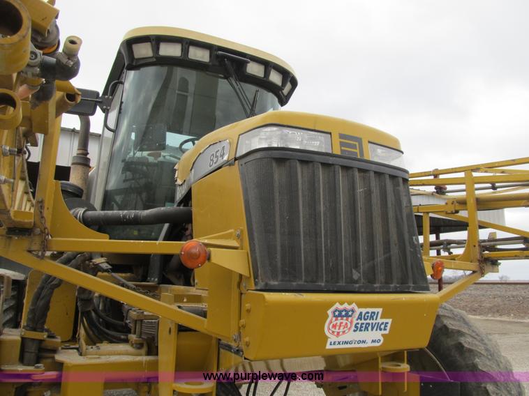 image for item F8900 2002 Ag-Chem RoGator 854 self-propelled sprayer
