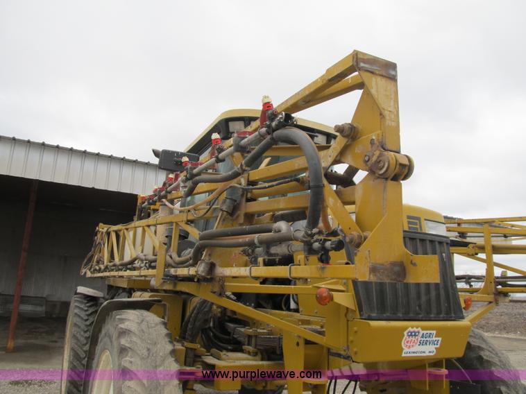 image for item F8900 2002 Ag-Chem RoGator 854 self-propelled sprayer