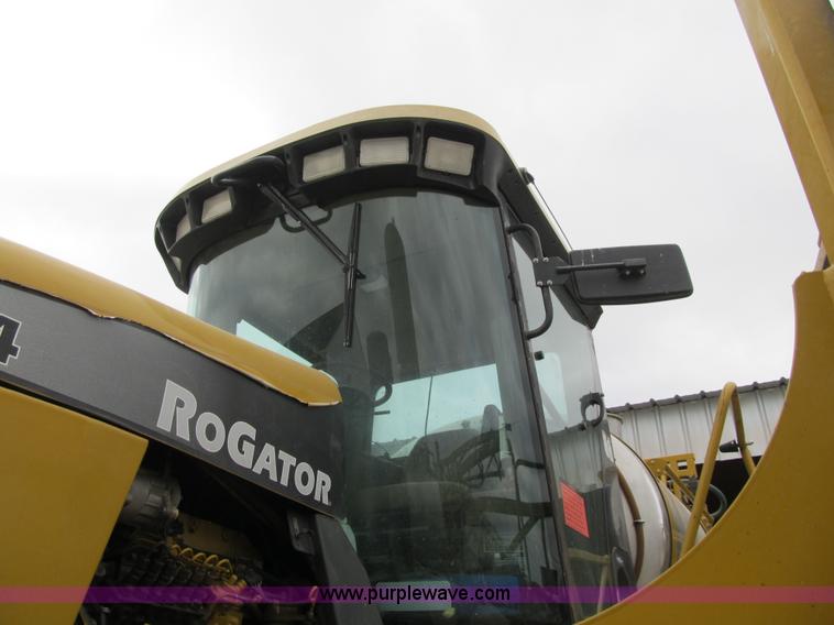 image for item F8900 2002 Ag-Chem RoGator 854 self-propelled sprayer