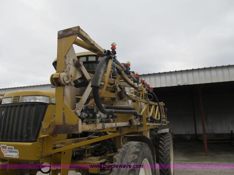 image for item F8900 2002 Ag-Chem RoGator 854 self-propelled sprayer
