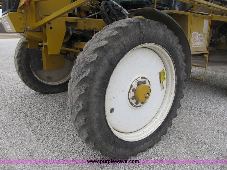 image for item F8900 2002 Ag-Chem RoGator 854 self-propelled sprayer