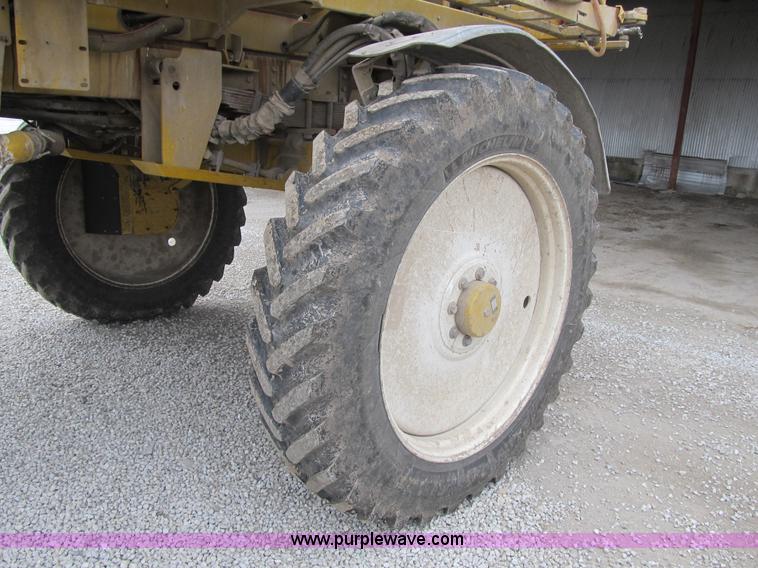 image for item F8900 2002 Ag-Chem RoGator 854 self-propelled sprayer