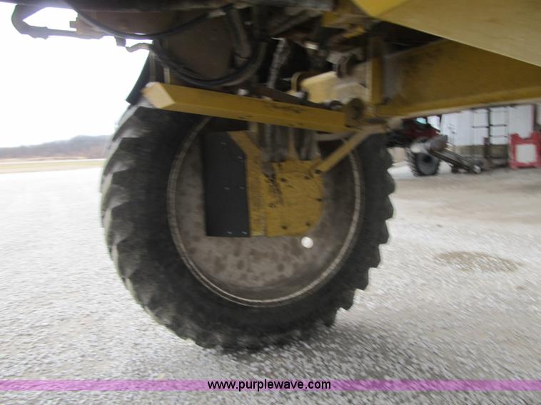 image for item F8900 2002 Ag-Chem RoGator 854 self-propelled sprayer