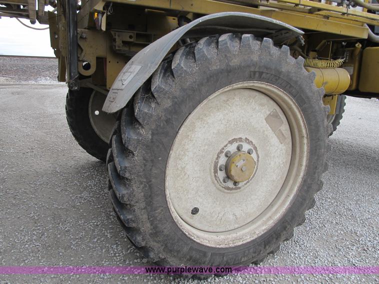 image for item F8900 2002 Ag-Chem RoGator 854 self-propelled sprayer