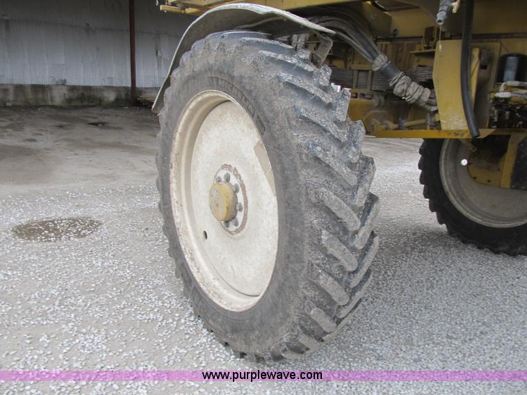 image for item F8900 2002 Ag-Chem RoGator 854 self-propelled sprayer