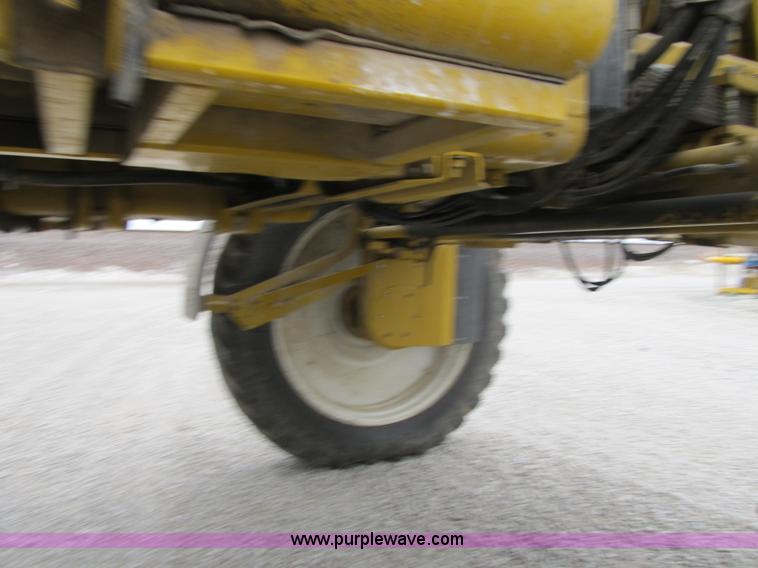 image for item F8900 2002 Ag-Chem RoGator 854 self-propelled sprayer