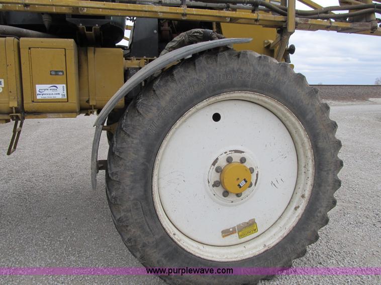 image for item F8900 2002 Ag-Chem RoGator 854 self-propelled sprayer