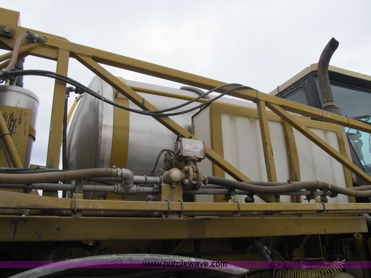 image for item F8900 2002 Ag-Chem RoGator 854 self-propelled sprayer