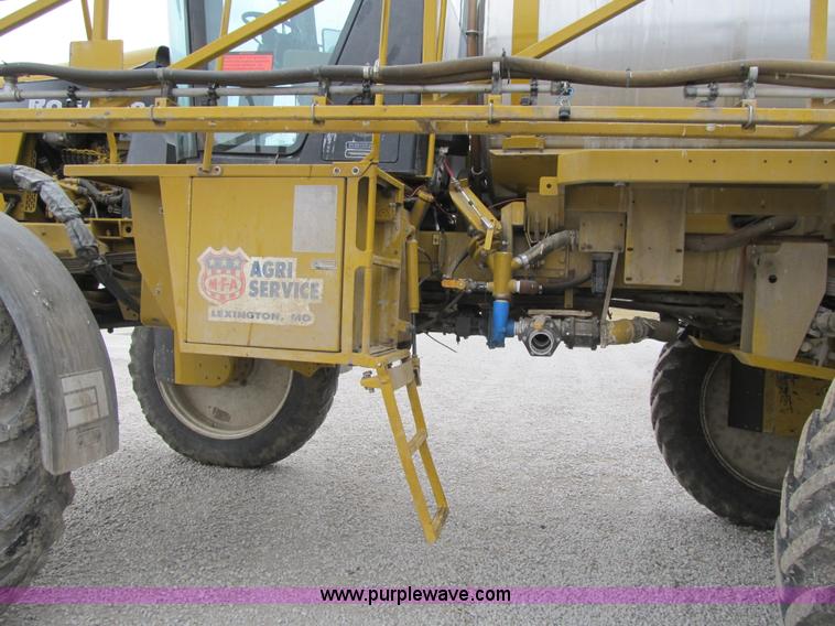 image for item F8900 2002 Ag-Chem RoGator 854 self-propelled sprayer