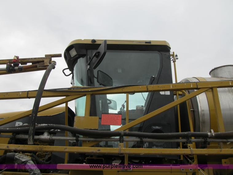 image for item F8900 2002 Ag-Chem RoGator 854 self-propelled sprayer