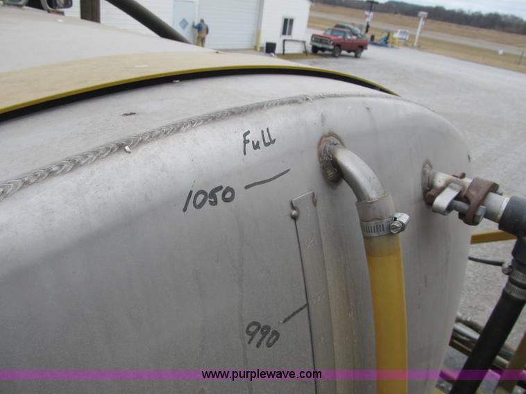 image for item F8900 2002 Ag-Chem RoGator 854 self-propelled sprayer