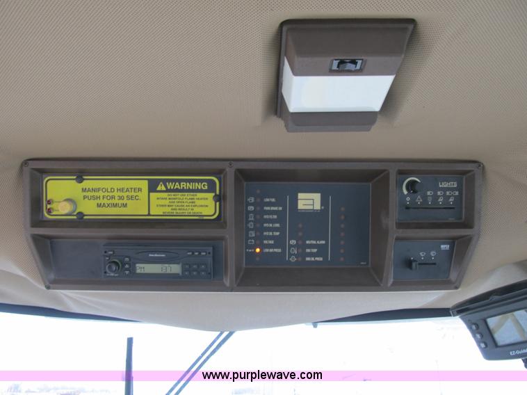 image for item F8900 2002 Ag-Chem RoGator 854 self-propelled sprayer